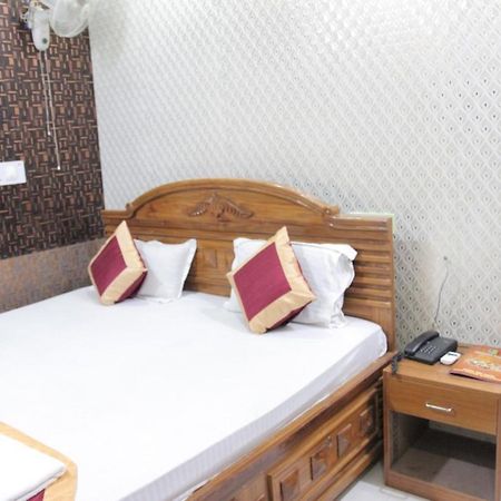 Oyo 11346 Hotel Tazz Odisha Bhubaneswar Zewnętrze zdjęcie