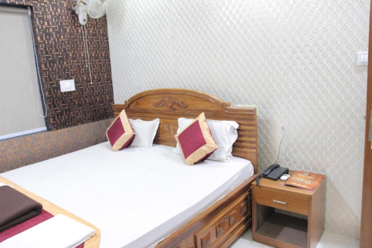 Oyo 11346 Hotel Tazz Odisha Bhubaneswar Zewnętrze zdjęcie