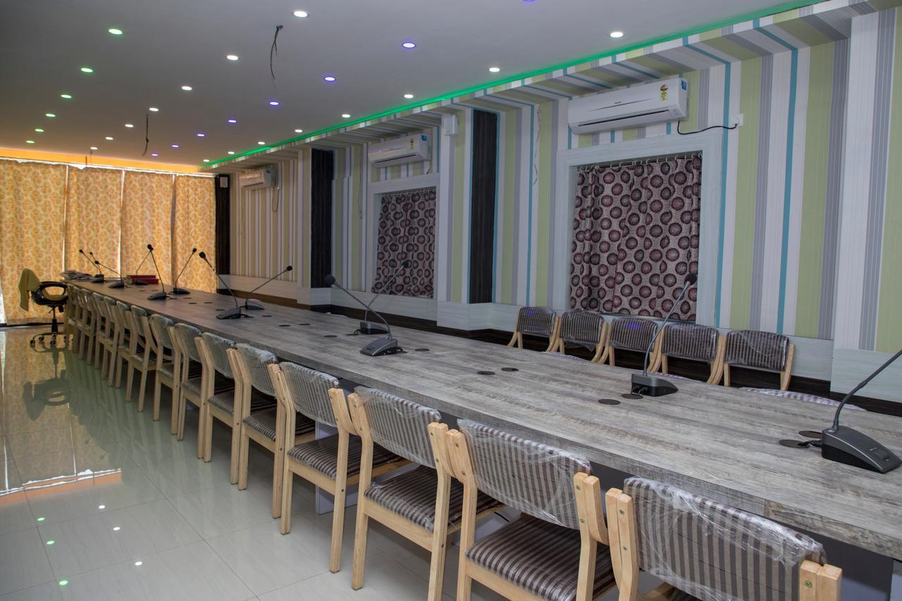 Oyo 11346 Hotel Tazz Odisha Bhubaneswar Zewnętrze zdjęcie