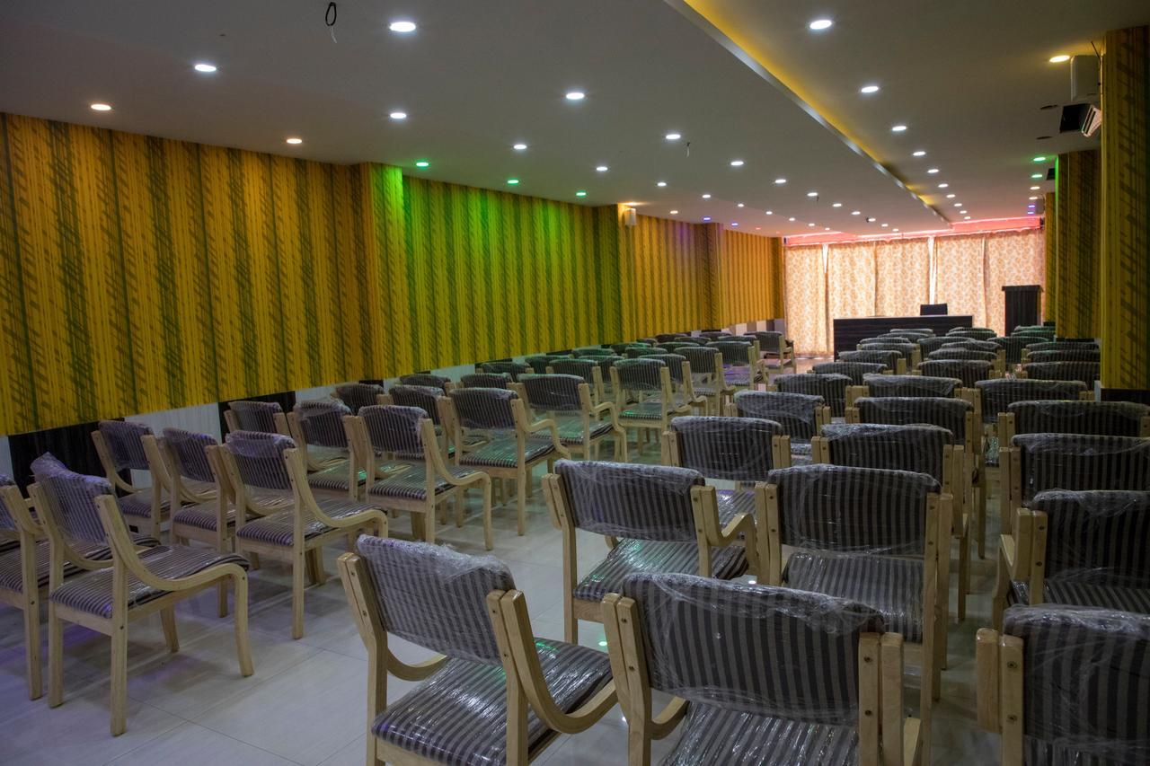 Oyo 11346 Hotel Tazz Odisha Bhubaneswar Zewnętrze zdjęcie